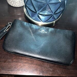 Coach wristlet black/gold
